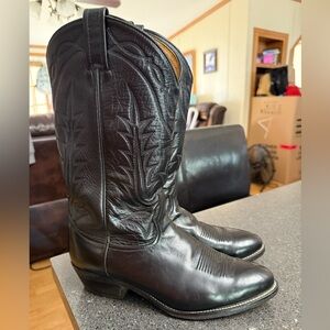 Tony Lama Black Leather Western Cowboy Boots size 10.5 D Mens.